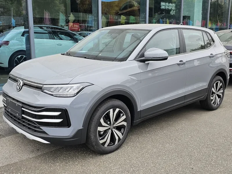 Volkswagen Tharu из Китая, вид спереди в три четверти