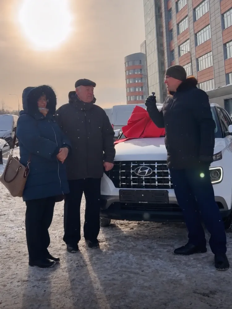 Выдача Hyundai Venue клиенту DI AUTO Moscow